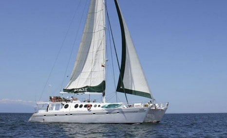 Nemo II Mid-Range Catamaran - Galapagos Islands .com